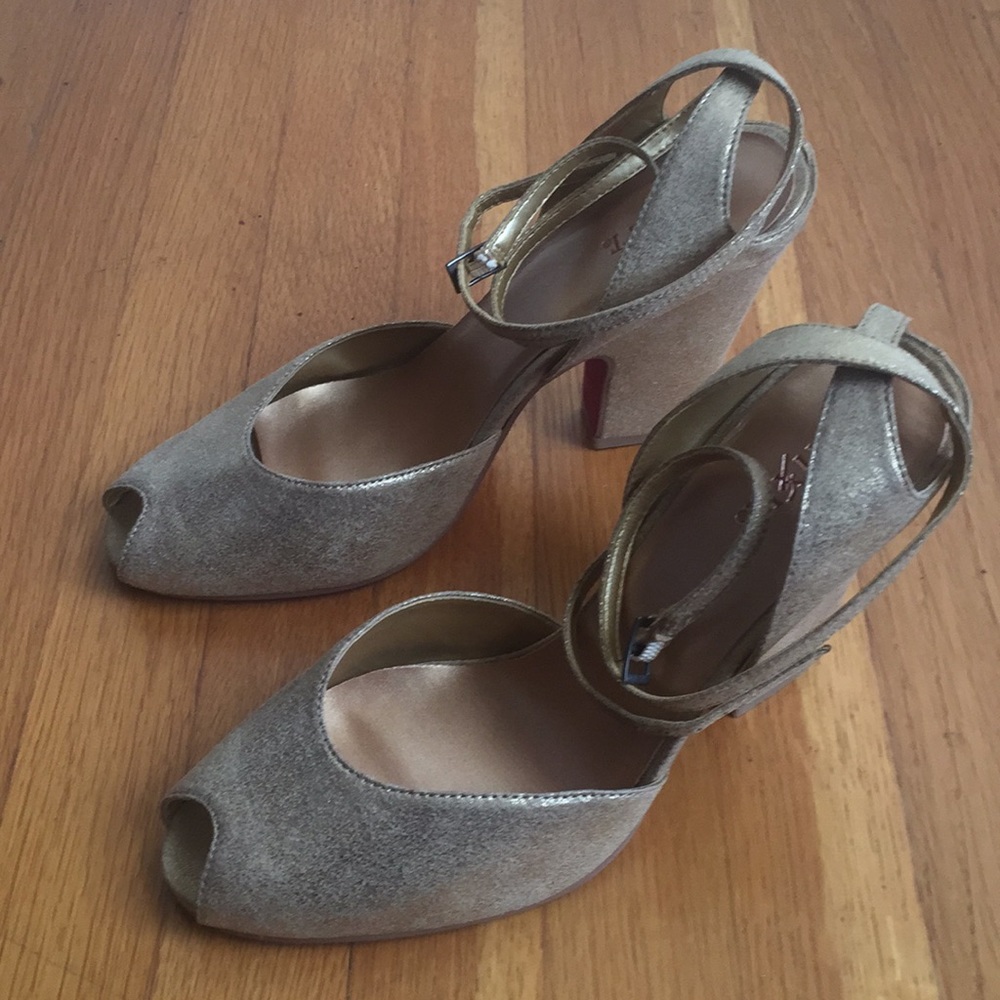 Gold peekaboo heels